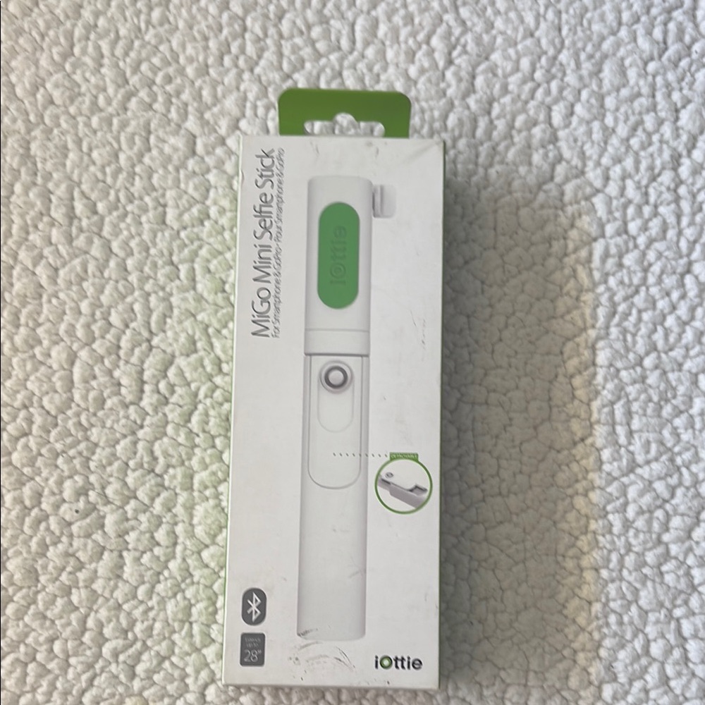 iOttie MiGo Mini Selfie Stick in White and Green NWT
